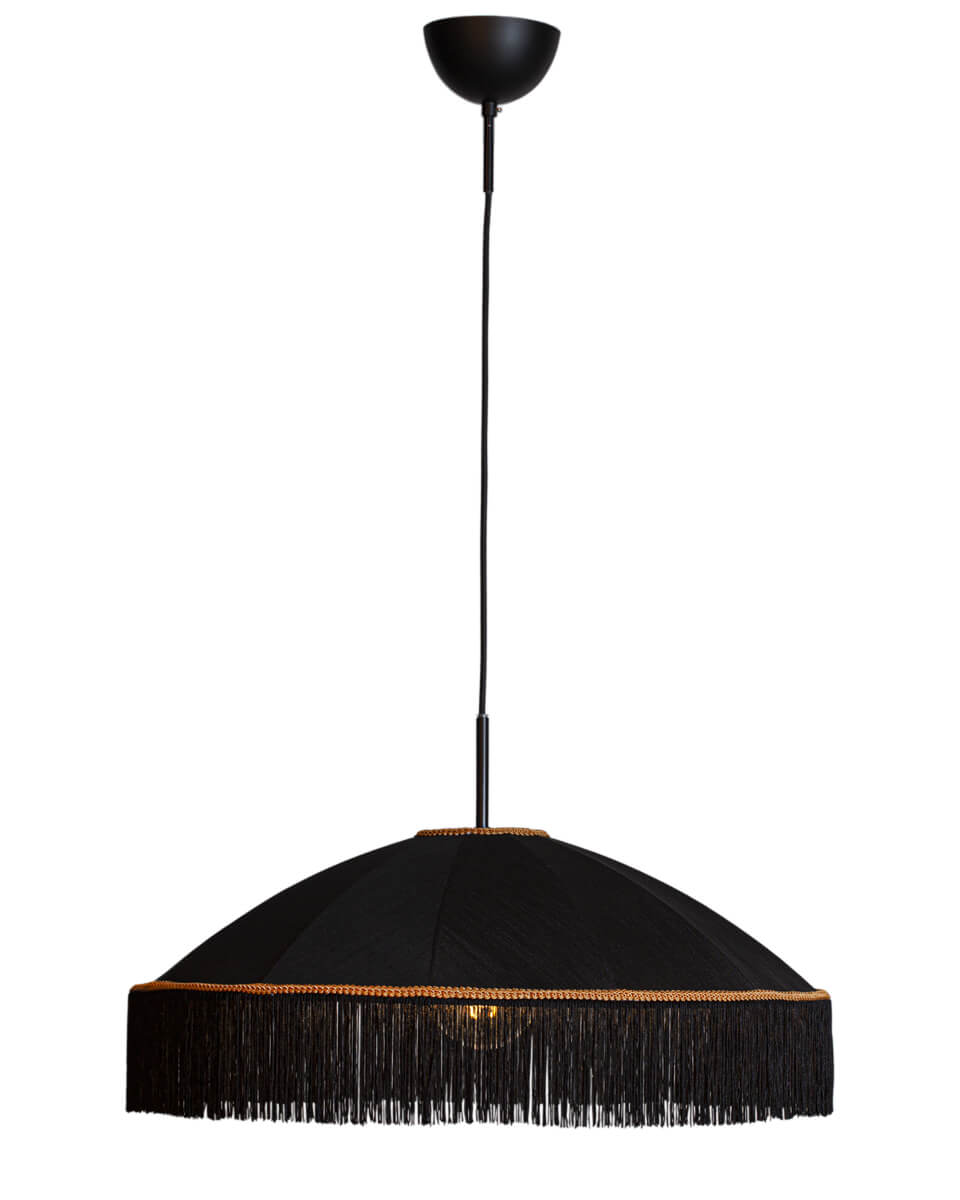 Francis Ø60 Zwart hanglamp Van By Rydéns - Met een diameter van 60 cm en een hoogte van 35 cm is Francis een echte blikvanger in uw ruimte.