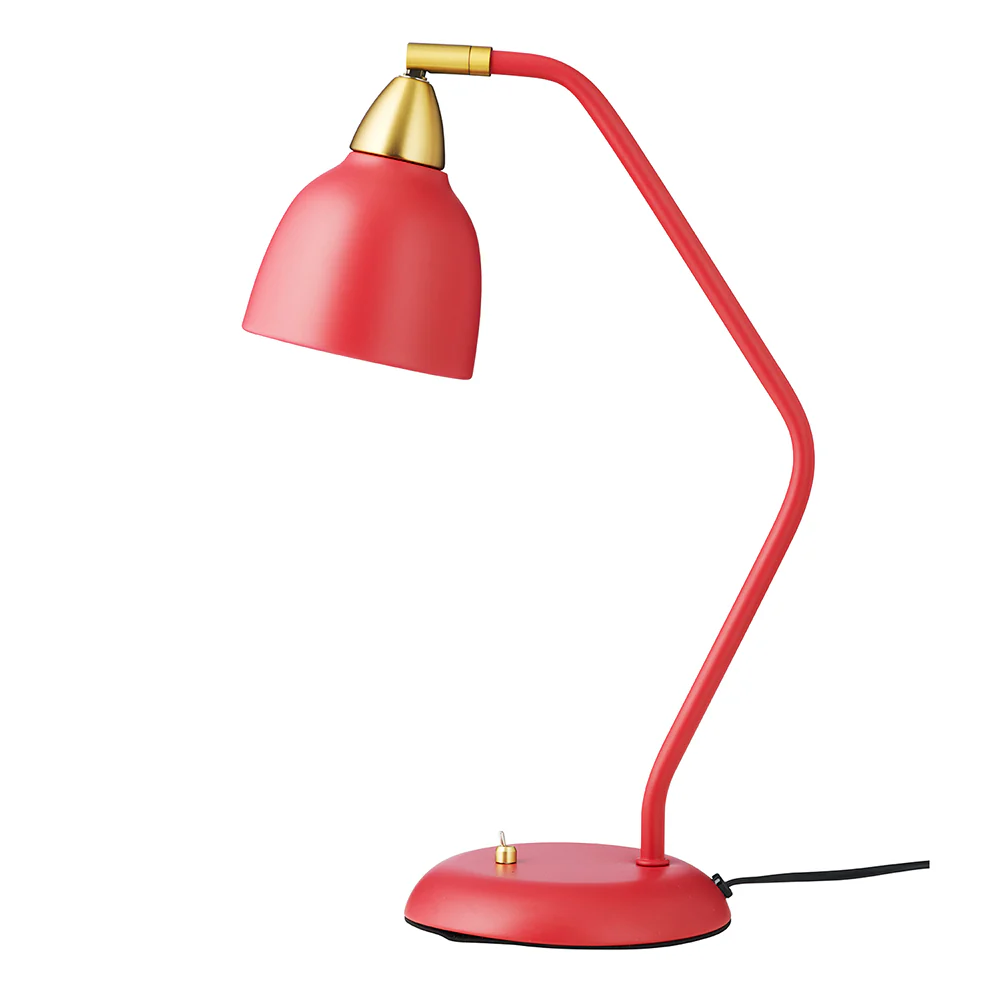 Urban 45cm ROOD bureaulamp Van Superliving - Met Urban haal je een lamp in huis die niet alleen je ruimte verlicht, maar ook je interieur!