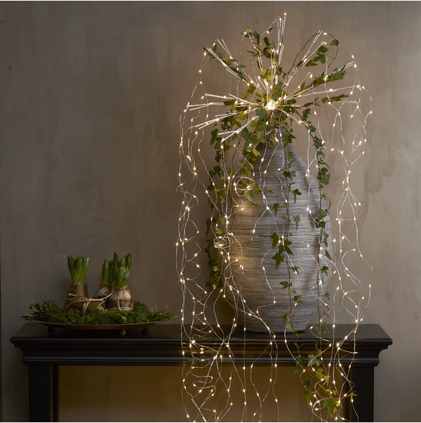 Lichtgordijn Dew Drop 3m Zilver Van Star Trading - De lussen zijn zilverkleurig en hebben een mooie glans.