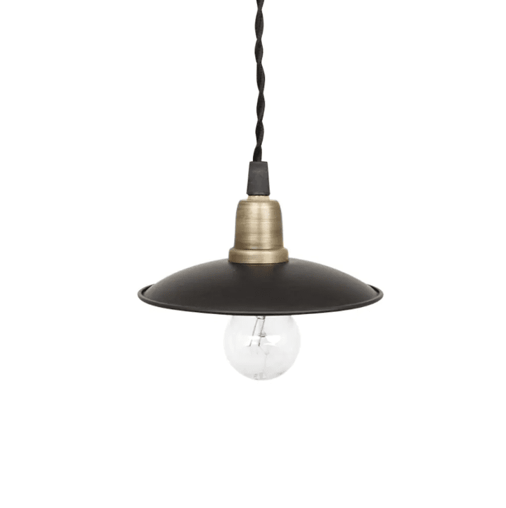 Svante Ø14 Zwart raamlamp Van Strömshaga - De lamp heeft geen aansluiting op de muur of het plafond, u kiest dus zelf waar u hem op wilt aansluiten.