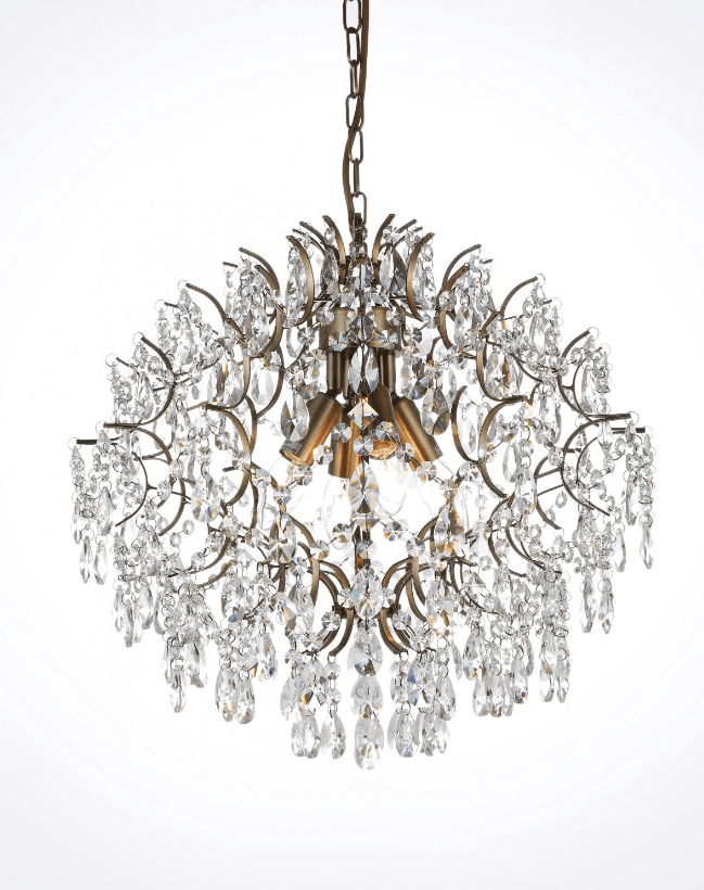 Kate Ø50 Antiek messing kristal Van Norrsken Design - De Kate plafondlamp in antiek messing met handgeslepen klasse 1 K9 kristallen is een waar stijlicoon dat uw huis een gevoel van exclusiviteit en elegantie geeft.