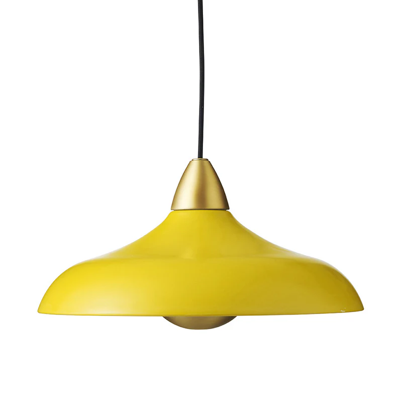 Urban Wide Ø36 Geel hanglamp Van Superliving - Verfraai uw huis met de moderne Urban Wide hanglamp, een stijlvolle combinatie van een matte gele afwerking en elegante messing details.