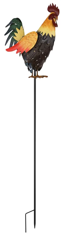 Rooster Veelkleurig solarlamp Van Globo Lighting - Den fungerar b&aring;de som en dekorativ detalj och en st&auml;mningsfull ljusk&auml;lla som ger din utomhusmilj&ouml; en hemtrevlig och lantlig karakt&auml;r.