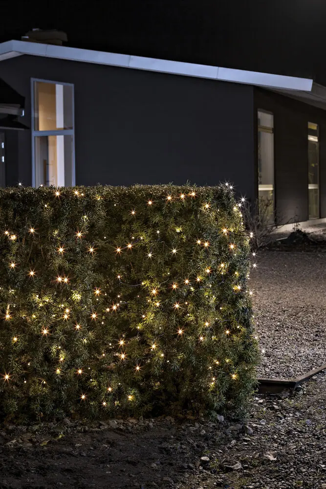 Lichtsnoer amber 24m Zwart Van Konstsmide - Cre&euml;er een magische sfeer met deze lichtsnoer met 240 amberkleurige LED-lampjes.