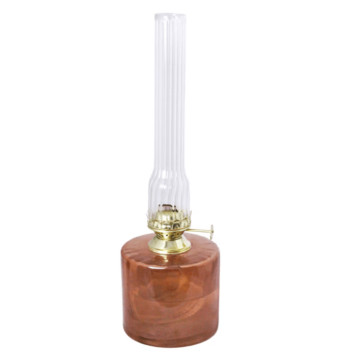 Kerosene lamp elvira big Bruin Van Strömshaga - De lamp is gemaakt van 50-60% gerecycled glas en past op lont artikelnummer 116210 en branders met artikelnummer 139420G of 121810G.