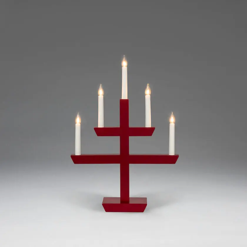 Wooden Candelabra 5 Lights ROOD Van Konstsmide - De combinatie van het klassieke houten gevoel en de moderne vorm maken het een elegante toevoeging aan elk huis.