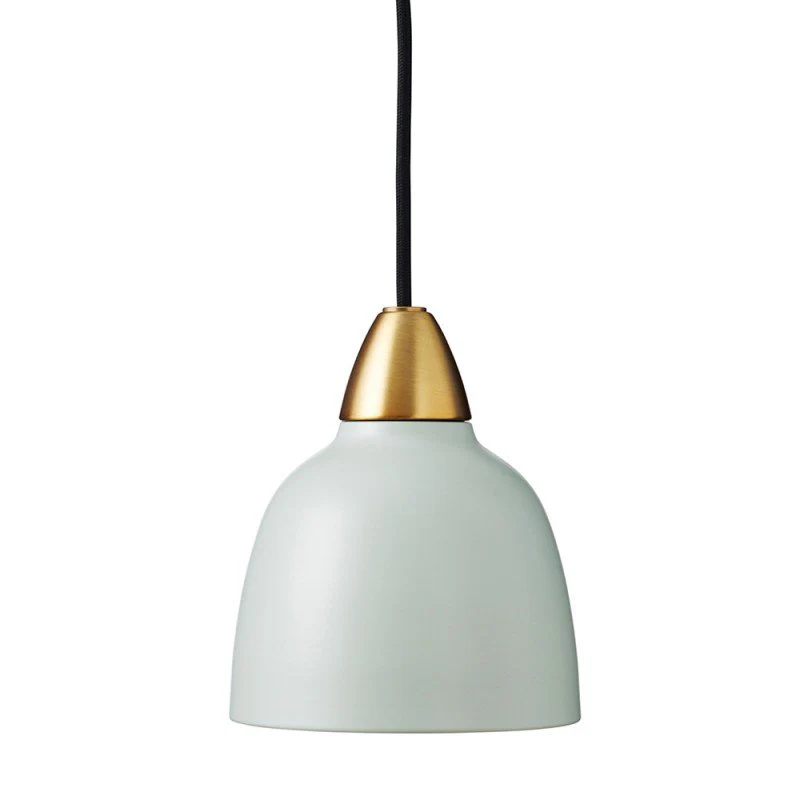 Urban Mini Ø15 Lichtgroen hanglamp Van Superliving - Ondanks zijn kleinere formaat verspreidt de Urban Mini een indrukwekkende lichtspreiding en is hij zowel geschikt voor boven het aanrecht als voor in een gezellige leeshoek.