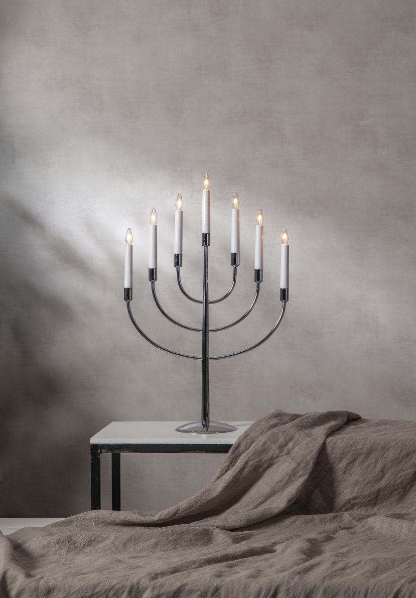 Titus Chroom Van Star Trading - Verspreidt een sfeervol licht en cre&euml;ert een kerstsfeer.