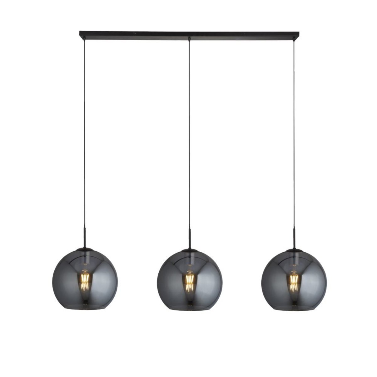 Amsterdam 146cm Zwart hanglamp Van Searchlight - De Amsterdam hanglamp met drie lichtbronnen heeft een matzwarte afwerking en grote kappen van gerookt glas met een open onderkant.