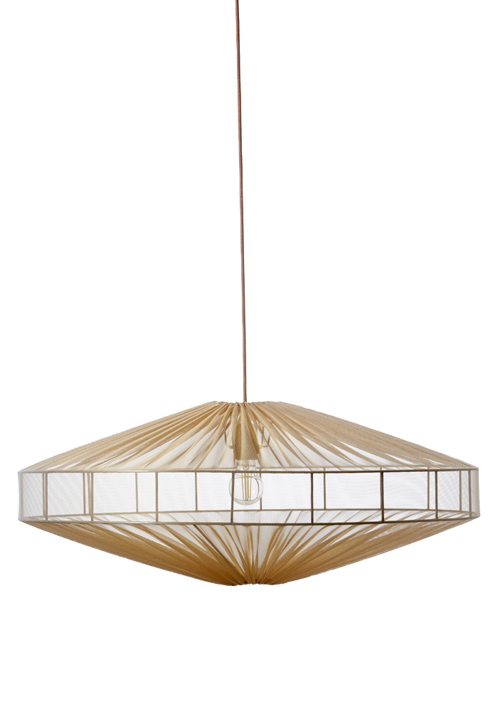 Alba Lampenkap Excl. Ophanging Ø78 Licht oranje hanglamp Van Alde & Lind - Met de semi-transparante stof in een koraal/lichtoranje kleur heeft de Alba lampenkap een verfijnde en elegante uitstraling.