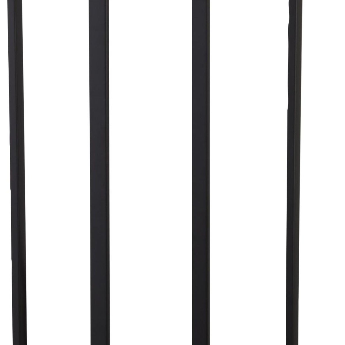 Amsterdam Zwart vloerlamp Van Searchlight - Met een gerookt ijshoorntje dat rust op; Een slank, zwart metalen frame creëert een stijlvol en mysterieus lichteffect dat perfect past in zowel moderne als industriële omgevingen.