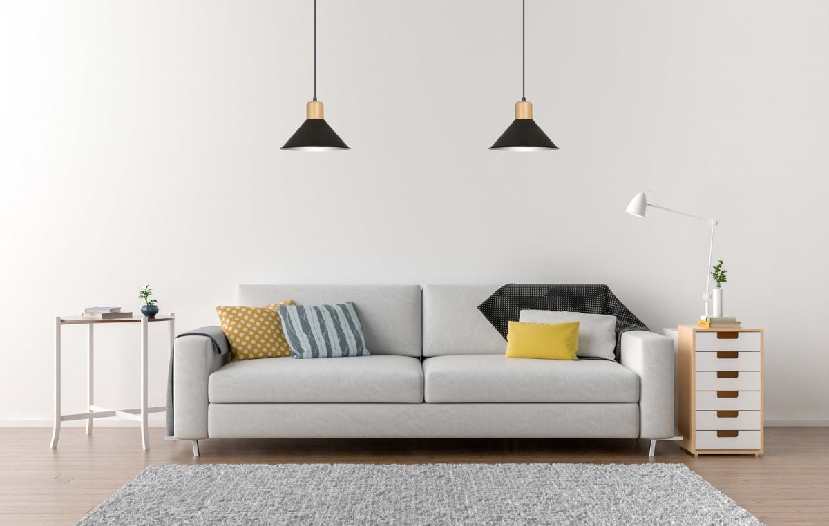 Rowen Ø25 Zwart hanglamp Van Emibig Lighting - De Rowen lampen hebben open metalen kappen die het licht effectief verspreiden, zelfs in grotere kamers, terwijl de decoratieve houten details warmte toevoegen en met een opvallende kleur de aandacht trekken.