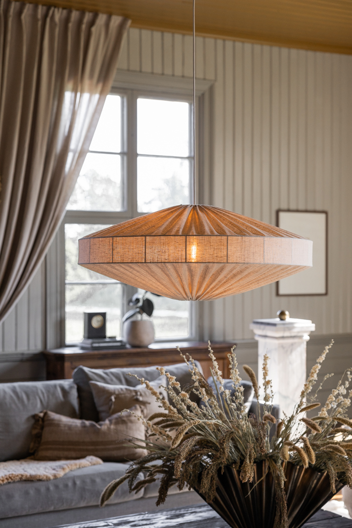 Alba Lampenkap Excl. Ophanging Ø78 Natuur hanglamp Van Alde & Lind - Met de linnen stof in een beige/natuurkleur geeft de Alba lampenkap een verfijnde en elegante uitstraling.