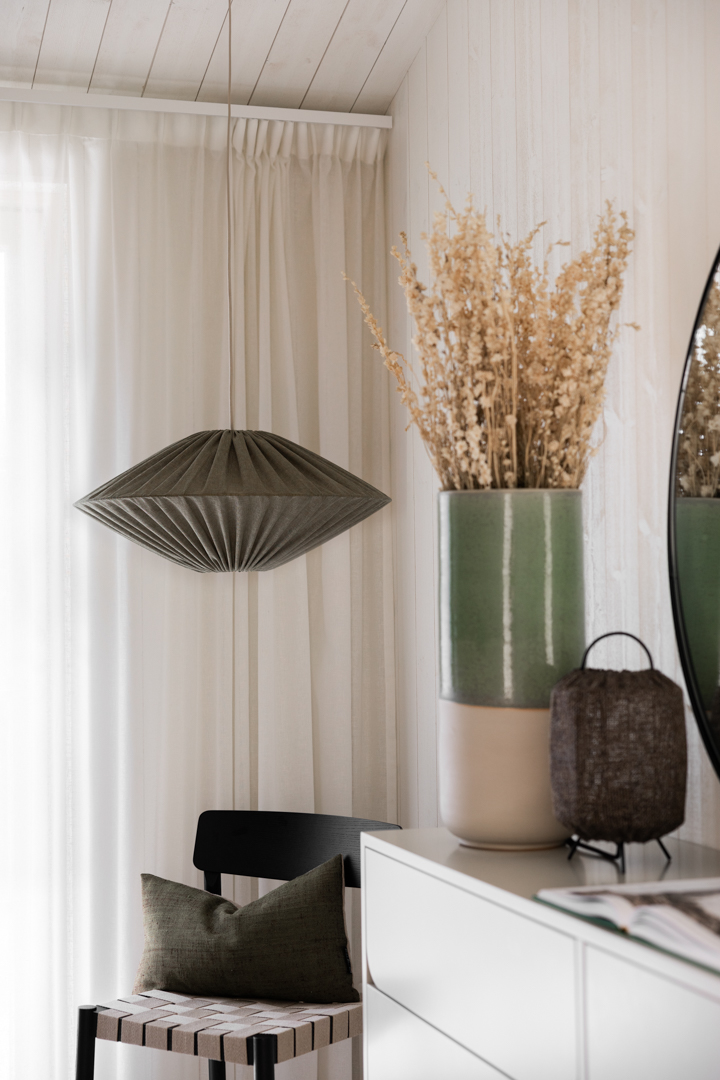 Figo Lampenkap Excl. Ophanging Ø58 Olijfgroen hanglamp Van Alde & Lind - De stof is van polyester, maar heeft een mooie linnenlook in de kleur olijfgroen.