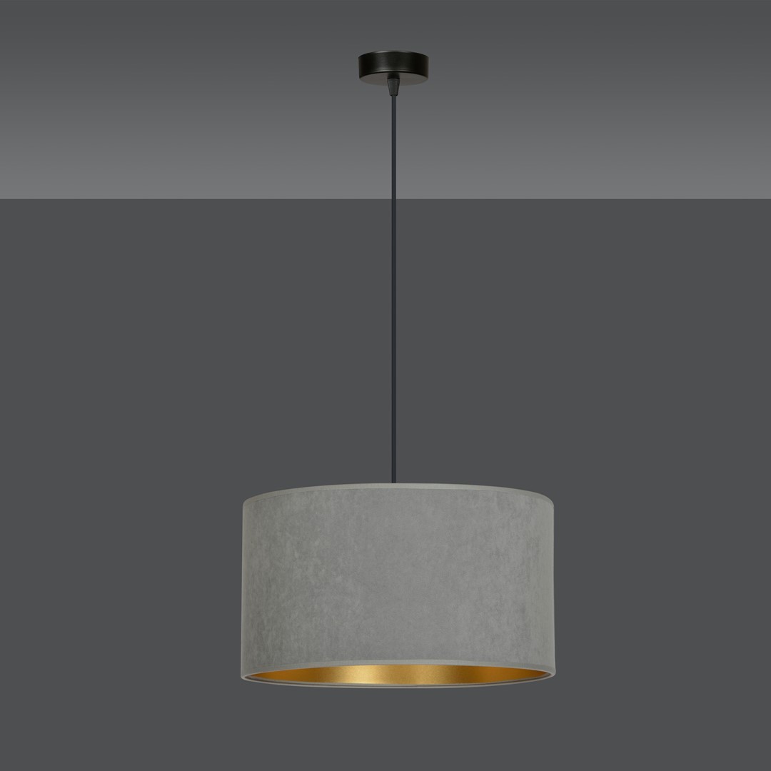 Hilde Ø35 Grijs hanglamp Van Emibig Lighting - Dankzij de eenvoudige constructie en het elegante kleurenschema is Hilde een veelzijdige keuze die past in veel verschillende kamers en stijlen.