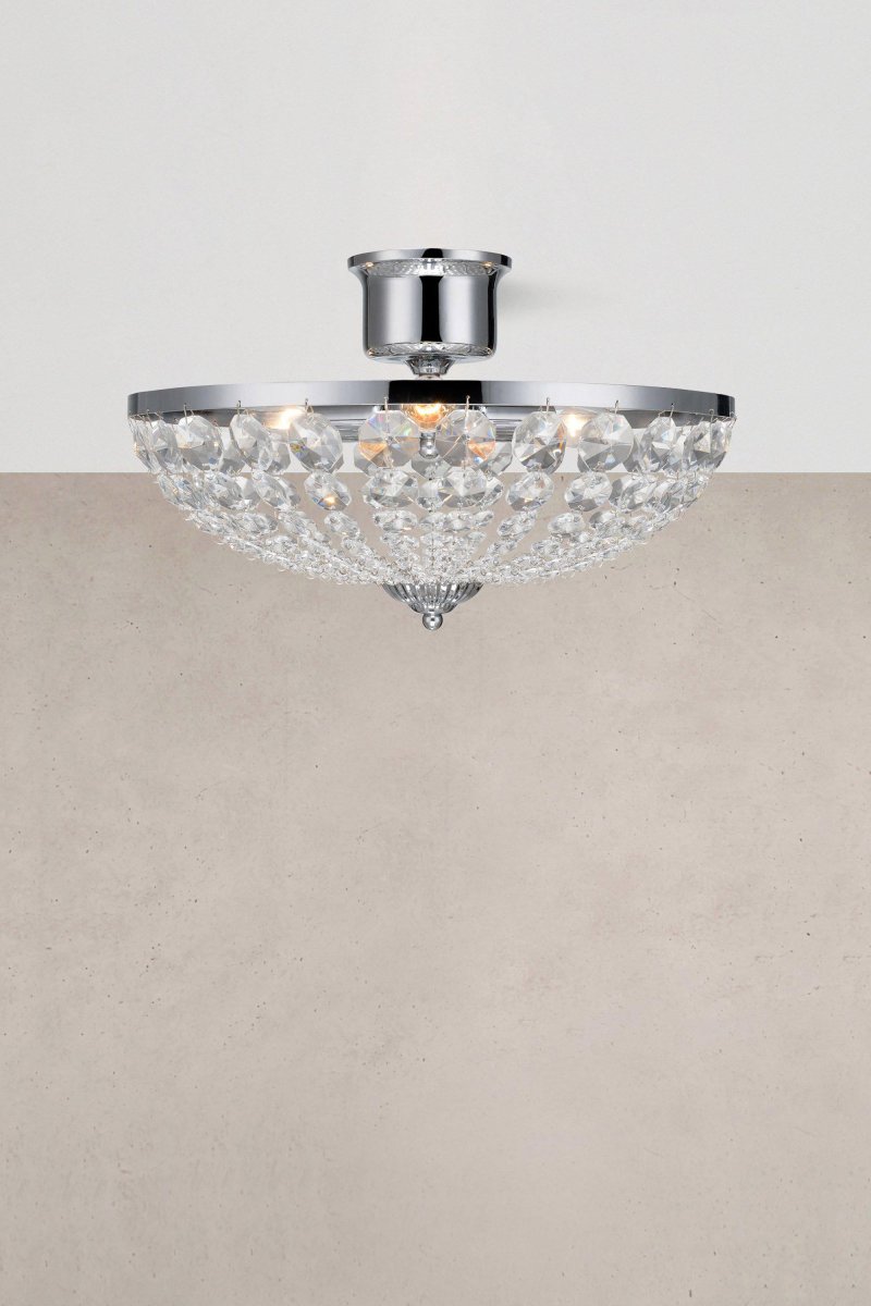 Gränsö Ø40 Chroom kristal Van Markslöjd - Het past ook goed in de slaapkamer, waar het een elegante indruk wekt en het licht prachtig in de kamer verspreidt.