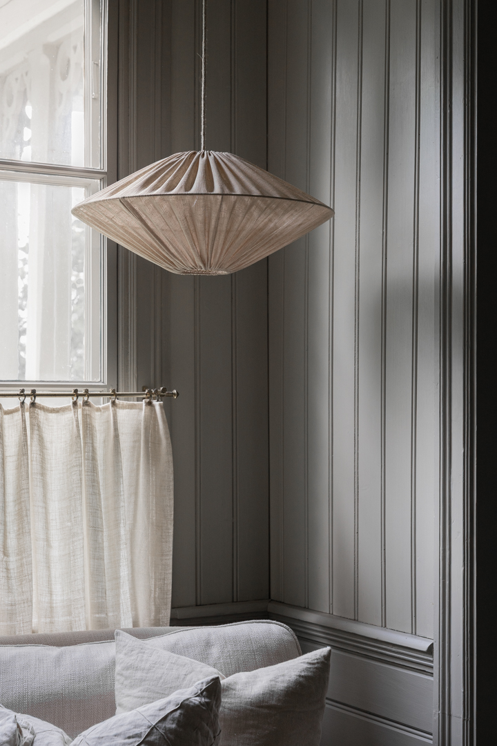 Figo Lampenkap Excl. Ophanging Ø58 Zand hanglamp Van Alde & Lind - De stof is gemaakt van gerecycled polyester, maar heeft een mooie "linnenlook" in de kleur "zand".