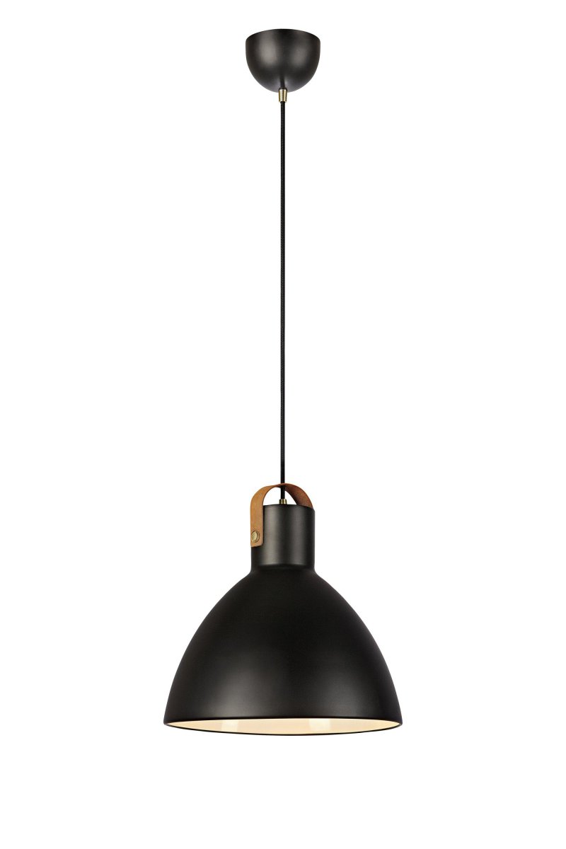 Eagle Ø35 Zwart hanglamp Van Markslöjd - Met een schermdiameter van 35 cm en een zwart textielsnoer is deze lamp een perfecte aanvulling op moderne interieurs.