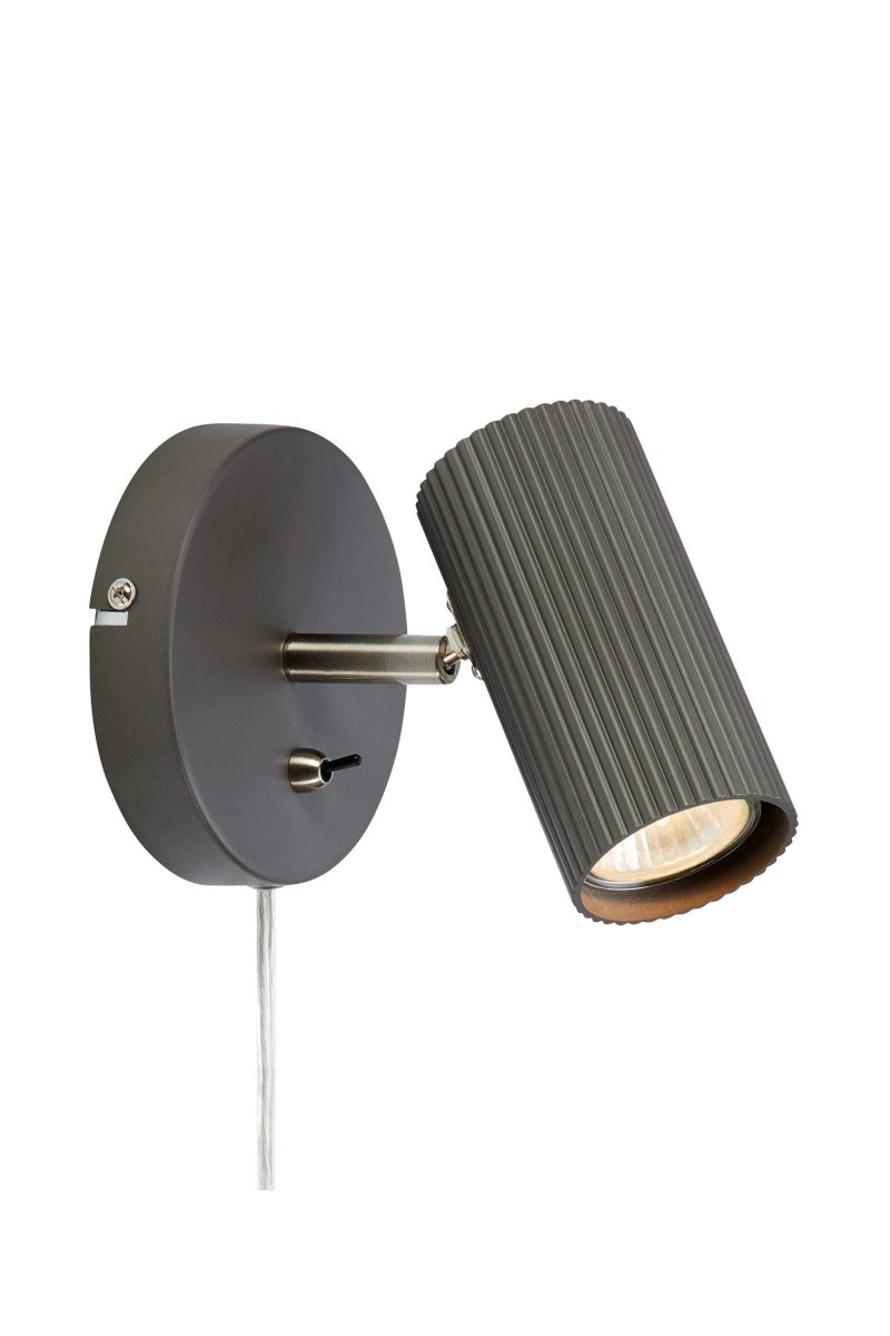 Costilla Grijs leeslamp Van Markslöjd - Dankzij het eenvoudige ontwerp en de stijlvolle kleurtint past de lamp bij de meeste interieurstijlen.