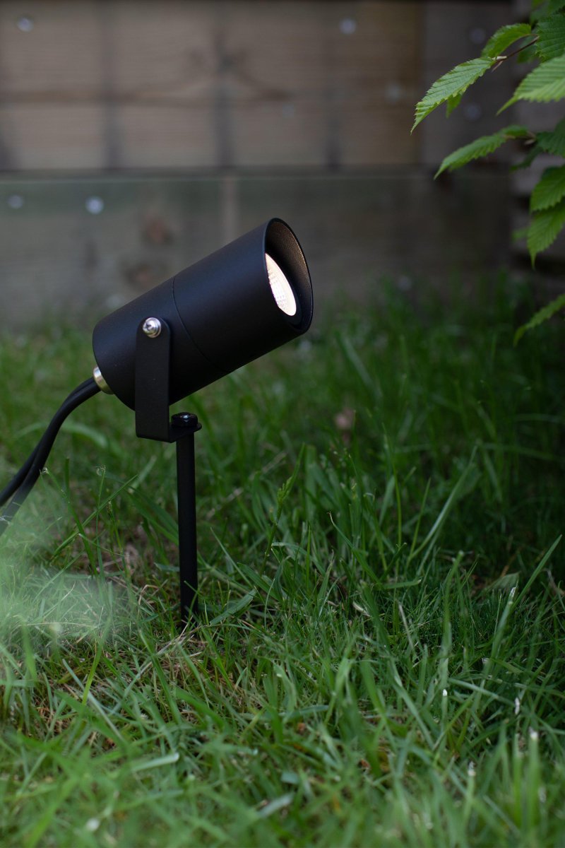 Spotlight 3W Zwart Garden 24 Van Markslöjd - Garden 24 is een flexibel systeem voor tuin- en buitenverlichting dat u eenvoudig kunt installeren en naar wens kunt aanpassen.