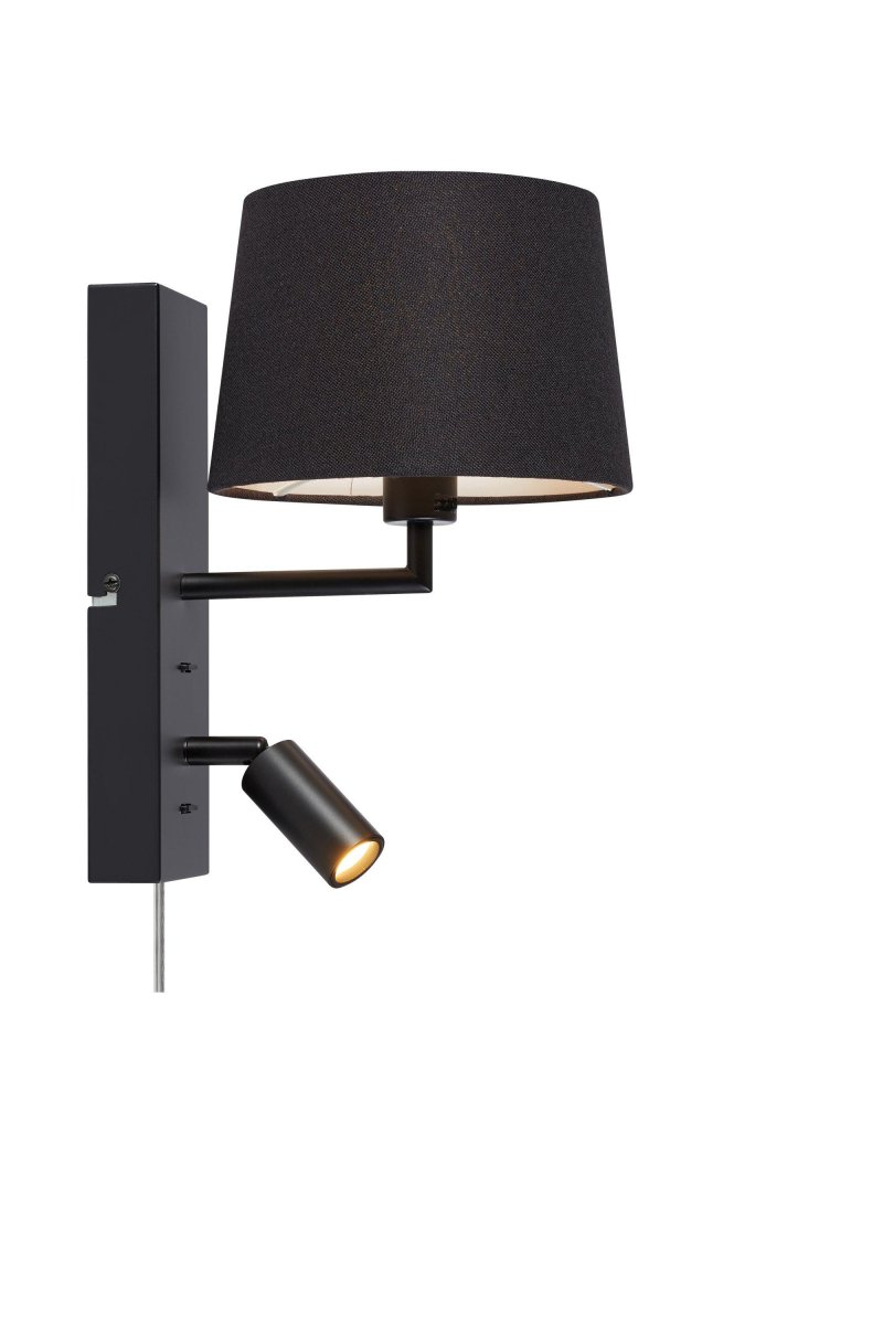 Como Zwart leeslamp Van Markslöjd - De lamp heeft een zwarte metalen voet, een verstelbare spot voor tafelverlichting en een grotere lampenkap voor gezellige verlichting.