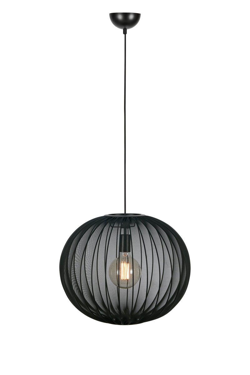 Florence Ø50 Zwart hanglamp Van Markslöjd - Florence is een stijlvolle ronde plafondlamp met een zwarte stoffen kap die een aangenaam licht verspreidt.