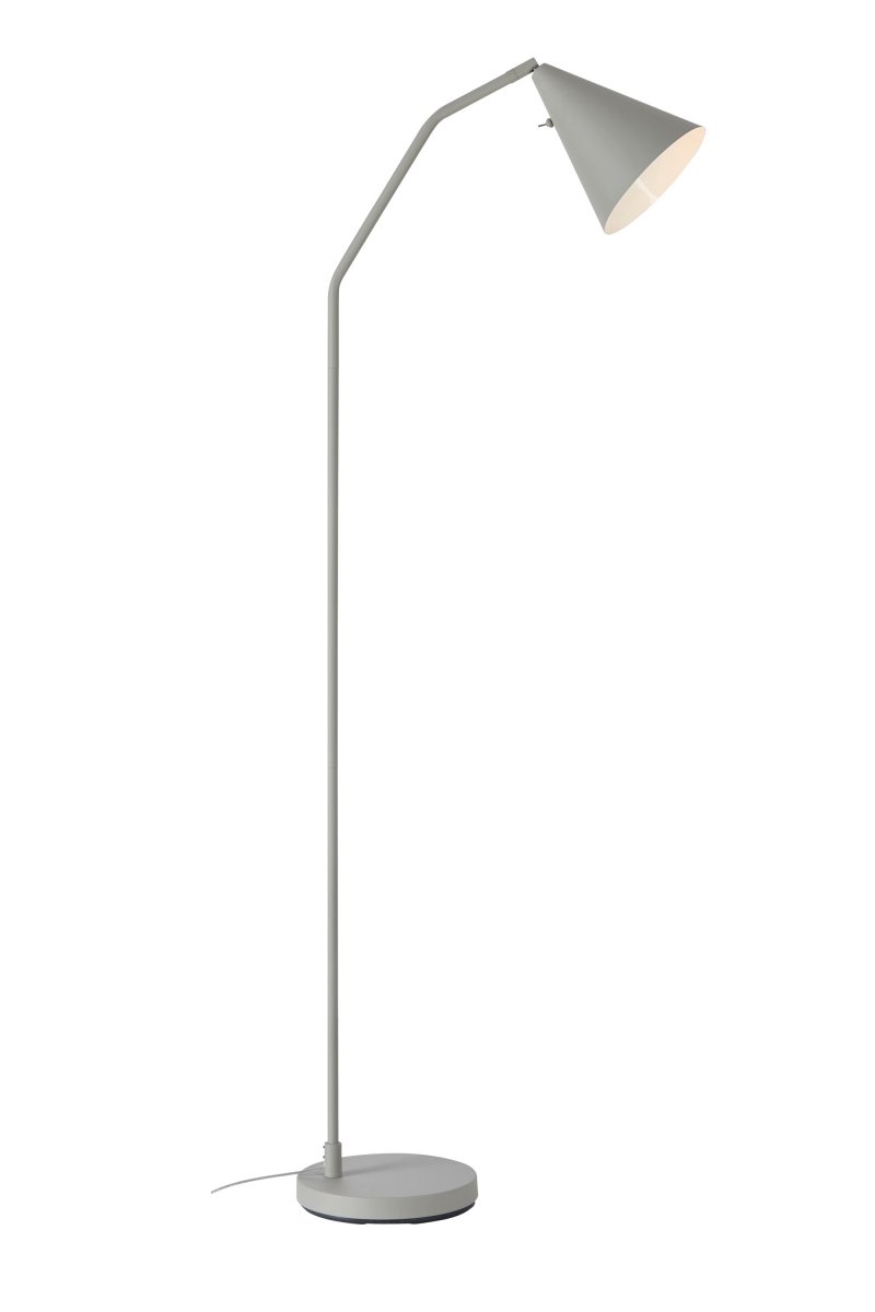 Funil Grijs vloerlamp Van Markslöjd - De lamp is gemaakt van grijs gelakt metaal en heeft een decoratieve, kegelvormige lampenkop die draaibaar en verstelbaar is.