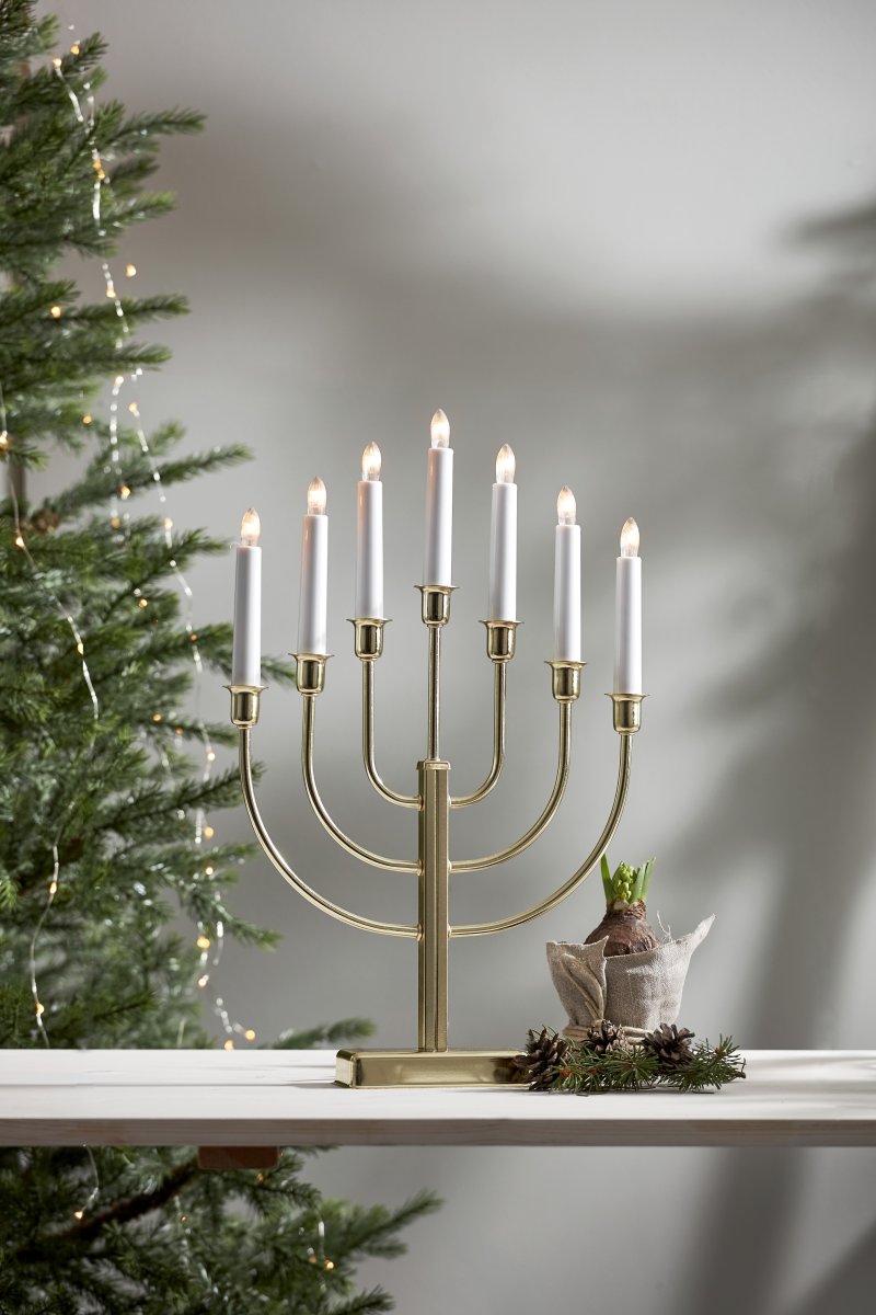 Kristina Messing Van Star Trading - Traditionele, eenvoudige en mooie metalen kandelaar van messing.