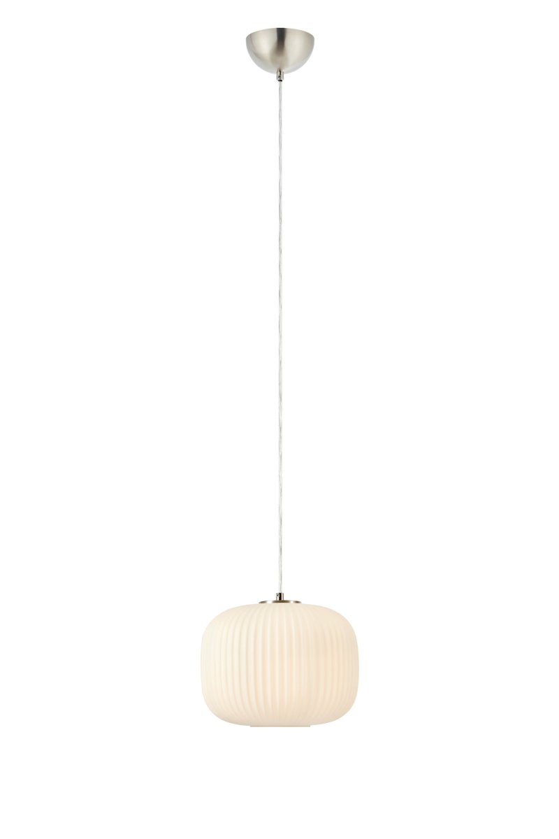 Sober Ø25 Staal hanglamp Van Markslöjd - De ronde kap verspreidt een zacht, aangenaam licht dat een gezellige sfeer creëert - perfect boven de keuken of eettafel waar u zowel functionaliteit als een sobere sfeer in de kamer wilt.