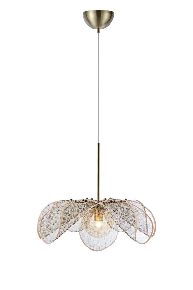 Styrka Ø63 Veelkleurig hanglamp Van Markslöjd - Plafondlamp met een expressief luipaardpatroon in zwart en beige, met een bloemvorm van bananenvezel die een zachte en decoratieve indruk geeft.