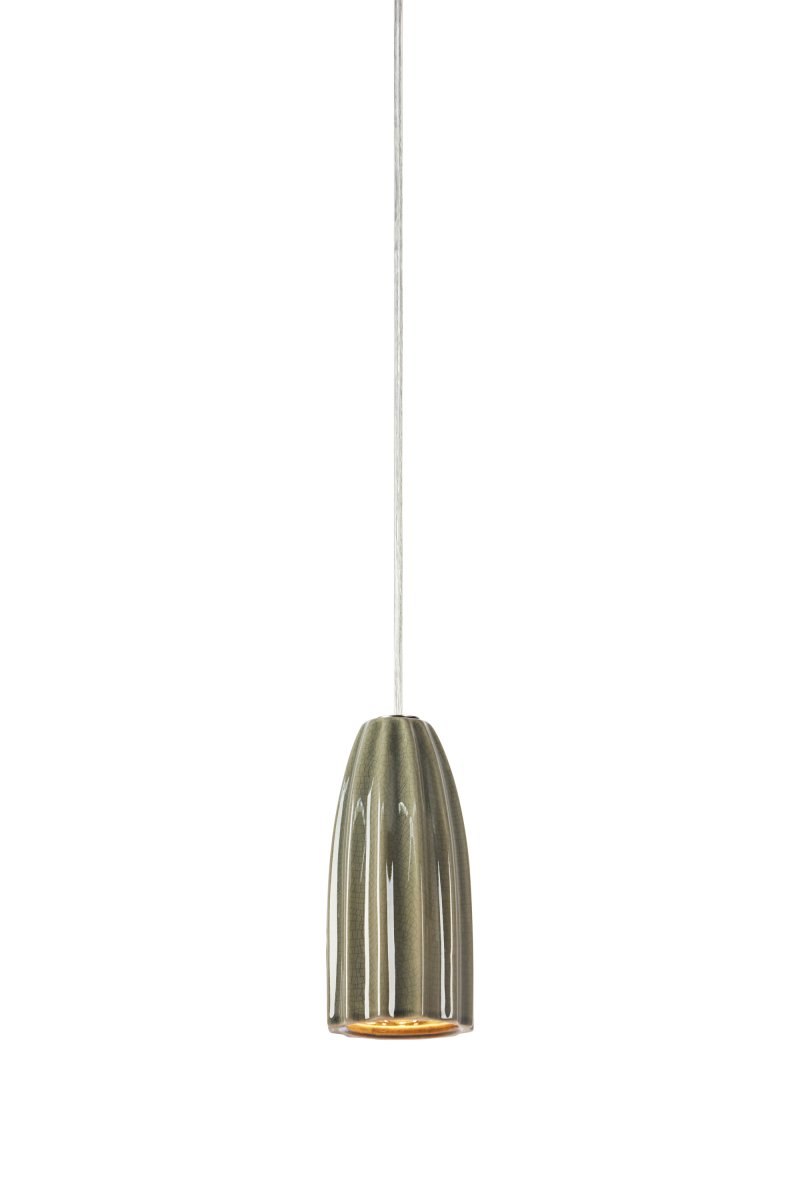 Clay Ø8 Groente raamlamp Van Markslöjd - Clay is een stijlvolle raamlamp van keramiek met een prachtige, gedempte groene kleur die een zachte en harmonieuze sfeer aan het interieur geeft.