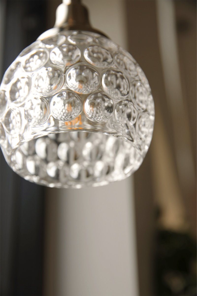 Clear Ø12 Transparant raamlamp Van Markslöjd - Geleverd met een transparante kabel van 3,5 m, een aan/uit-schakelaar en een stekker.