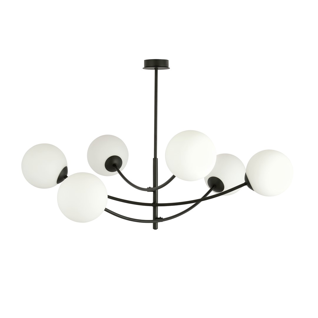 Hunter Ø90 Zwart en wit hanglamp Van Emibig Lighting - De lamp komt bijzonder goed tot zijn recht boven een tafel of aanrecht, waar hij een unieke en uitnodigende sfeer cre&euml;ert.