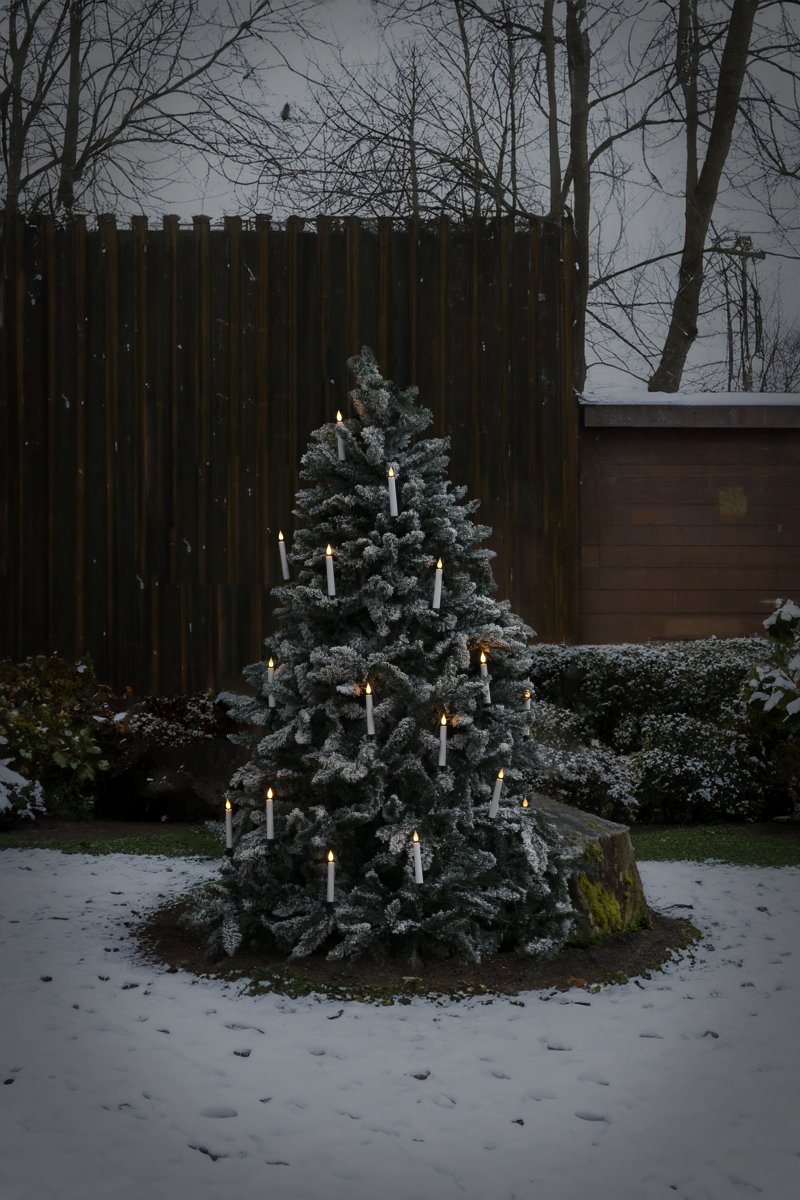 Kerstboomverlichting warm wit 25LED 17m Groente Van Konstsmide - Elk lampje heeft een ge&iuml;ntegreerde LED met een 3D-vlam die een levendige indruk geeft en een prachtige warmwitte gloed verspreidt.
