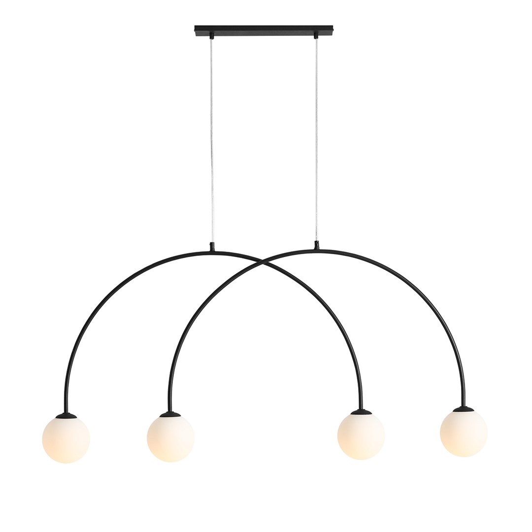 Lea 130cm Zwart hanglamp Van Artera - Het boogvormige ontwerp van de lamp zorgt voor een evenwichtige en gelijkmatige lichtstroom en vormt tegelijkertijd een prachtig designelement in de kamer.