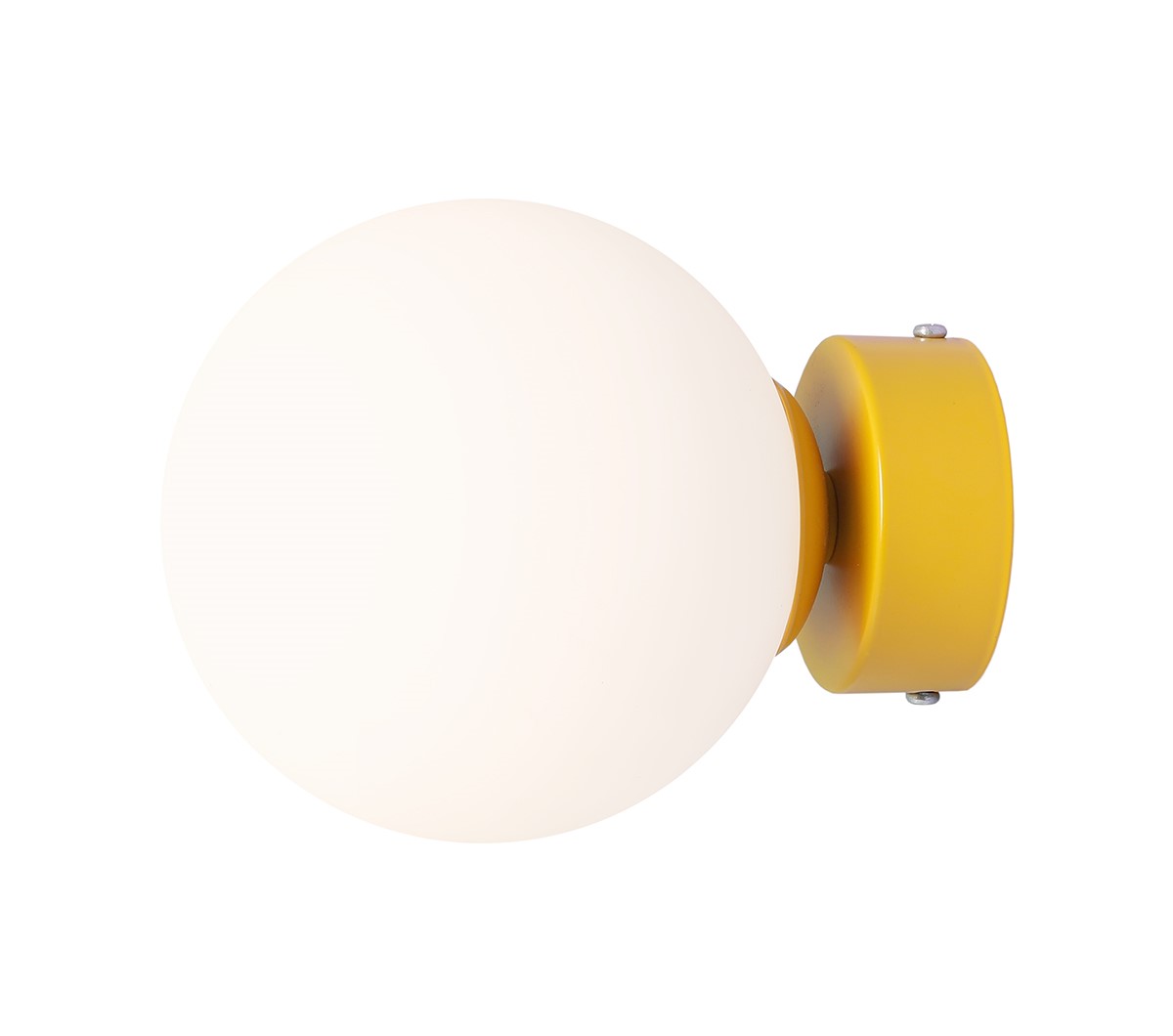 Ball Ø15 Mosterd wandlamp Van Artera - Dankzij het minimalistische ontwerp past de lamp naadloos in zowel moderne als klassieke interieurs en biedt hij effectief licht dat de sfeer in de kamer verbetert.