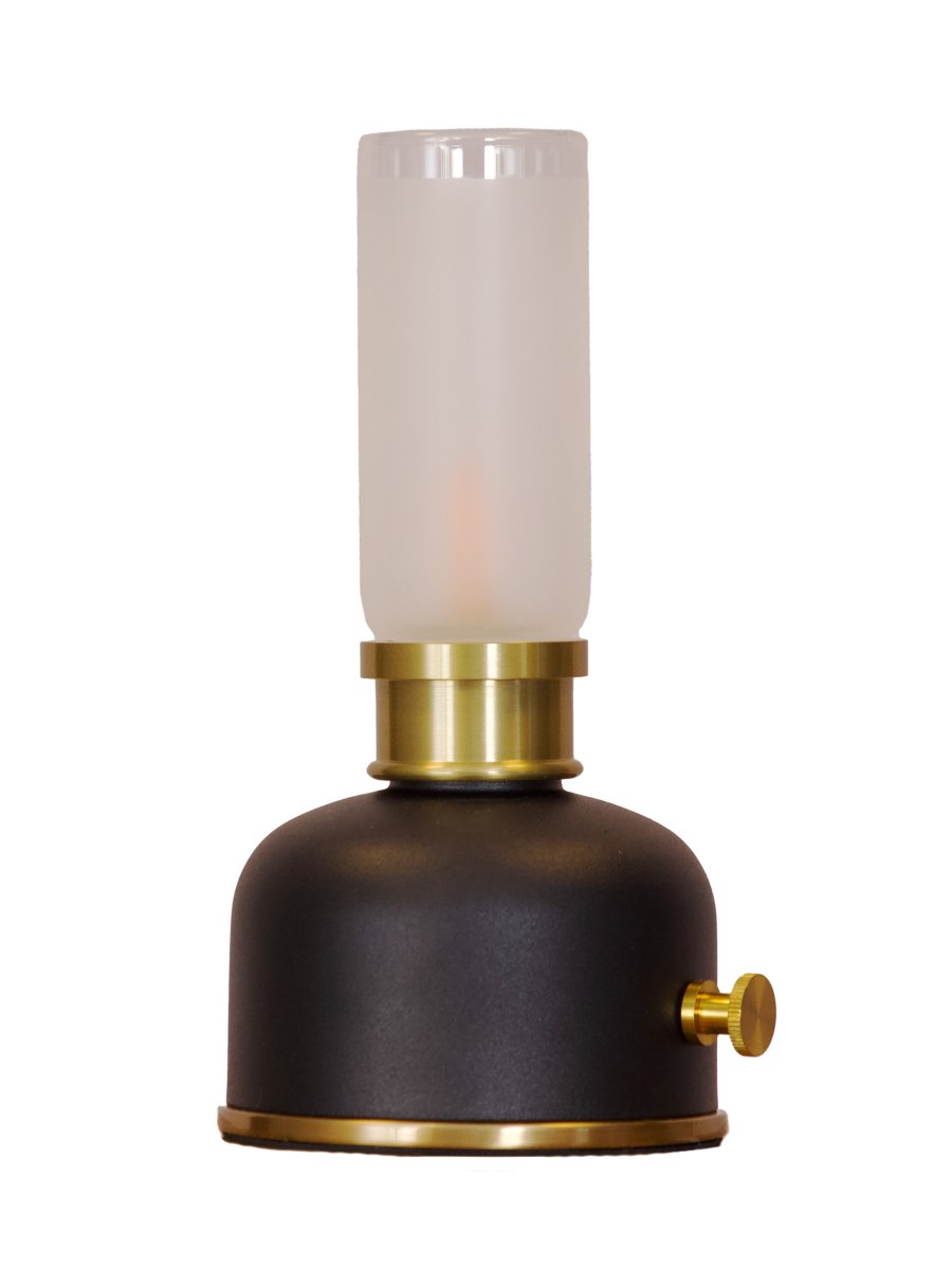 Frida 22cm Zwart Draagbare Van PR Home - Met een kleurtemperatuur van ongeveer 2000 Kelvin en een lichtopbrengst van 20-40 lumen, afhankelijk van de dimstand, cre&euml;ert de lamp een warme en sfeervolle ambiance.