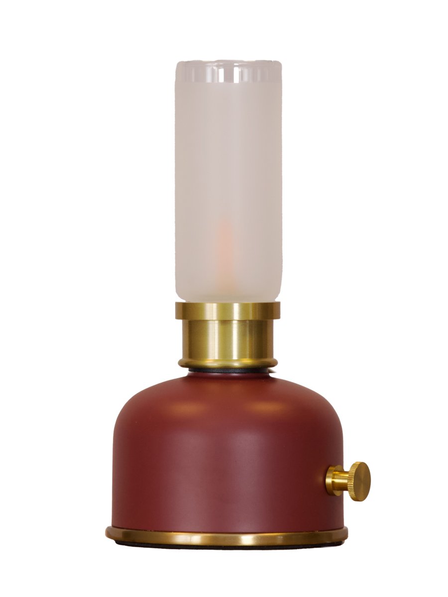 Frida 22cm Donkerrood Draagbare Van PR Home - Met een kleurtemperatuur van ongeveer 2000 Kelvin en een lichtopbrengst van 20-40 lumen, afhankelijk van de dimstand, cre&euml;ert de lamp een warme en sfeervolle ambiance.