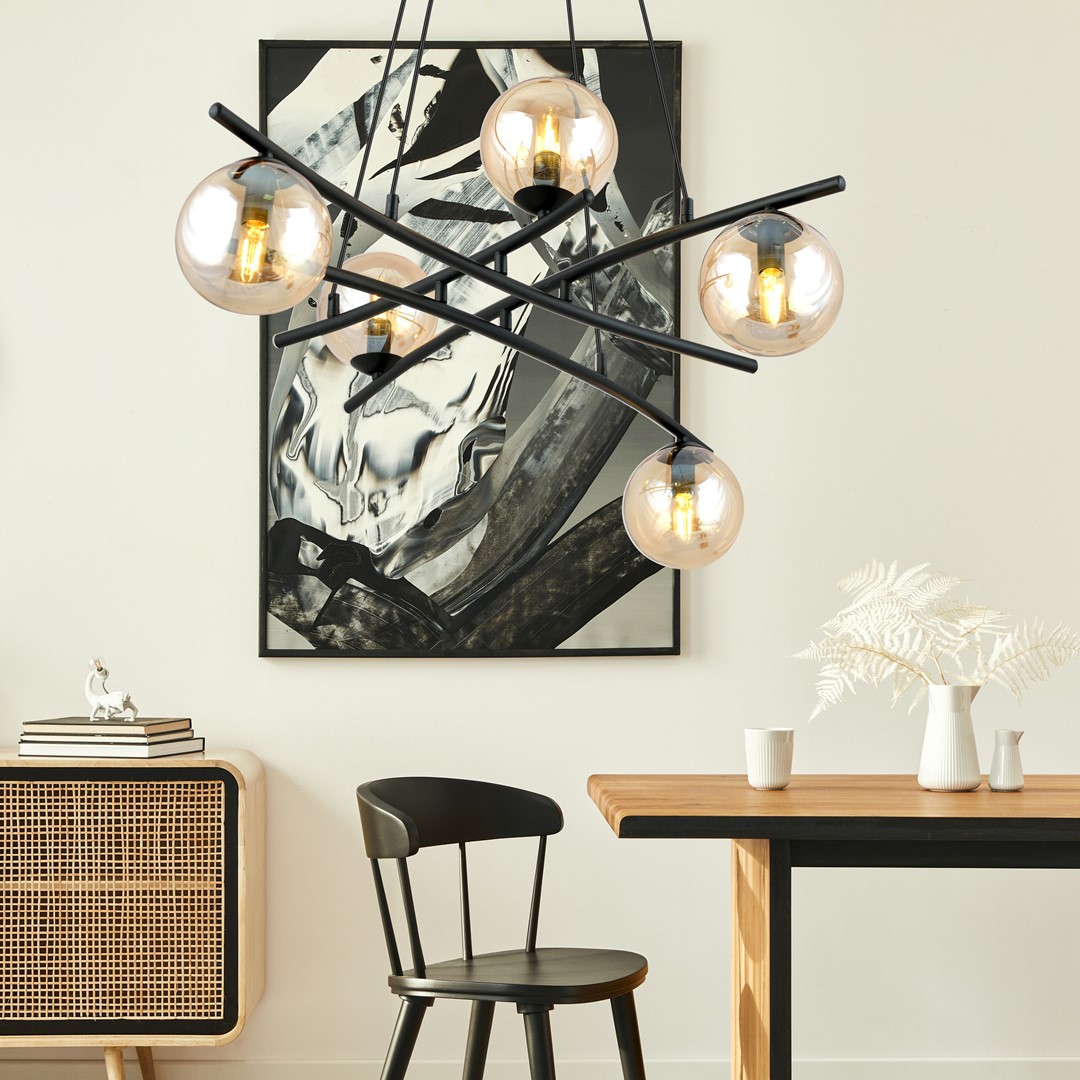 Essa Ø100 Amber hanglamp Van Emibig Lighting - Essa is een serie plafondlampen met een originele vorm die door zijn constructie gegarandeerd de aandacht trekt.