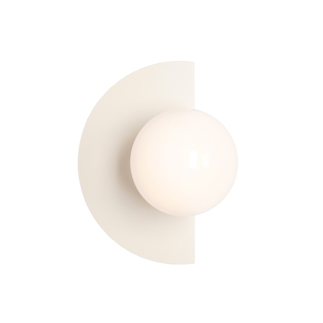 Loop 28cm Crèmewit wandlamp Van Artera - De minimalistische vorm van de lamp zorgt ervoor dat hij naadloos past bij verschillende interieurstijlen en tegelijkertijd een artistiek en verfijnd tintje aan uw huis toevoegt.