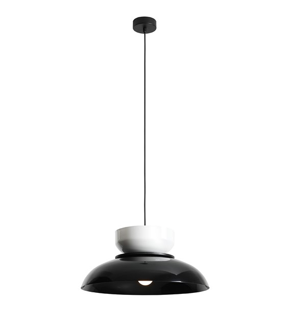 Aldo Ø47 Zwart en wit hanglamp Van Artera - De combinatie van een zwarte en witte kap zorgt voor een modern contrast, waardoor de lamp een elegante blikvanger is.