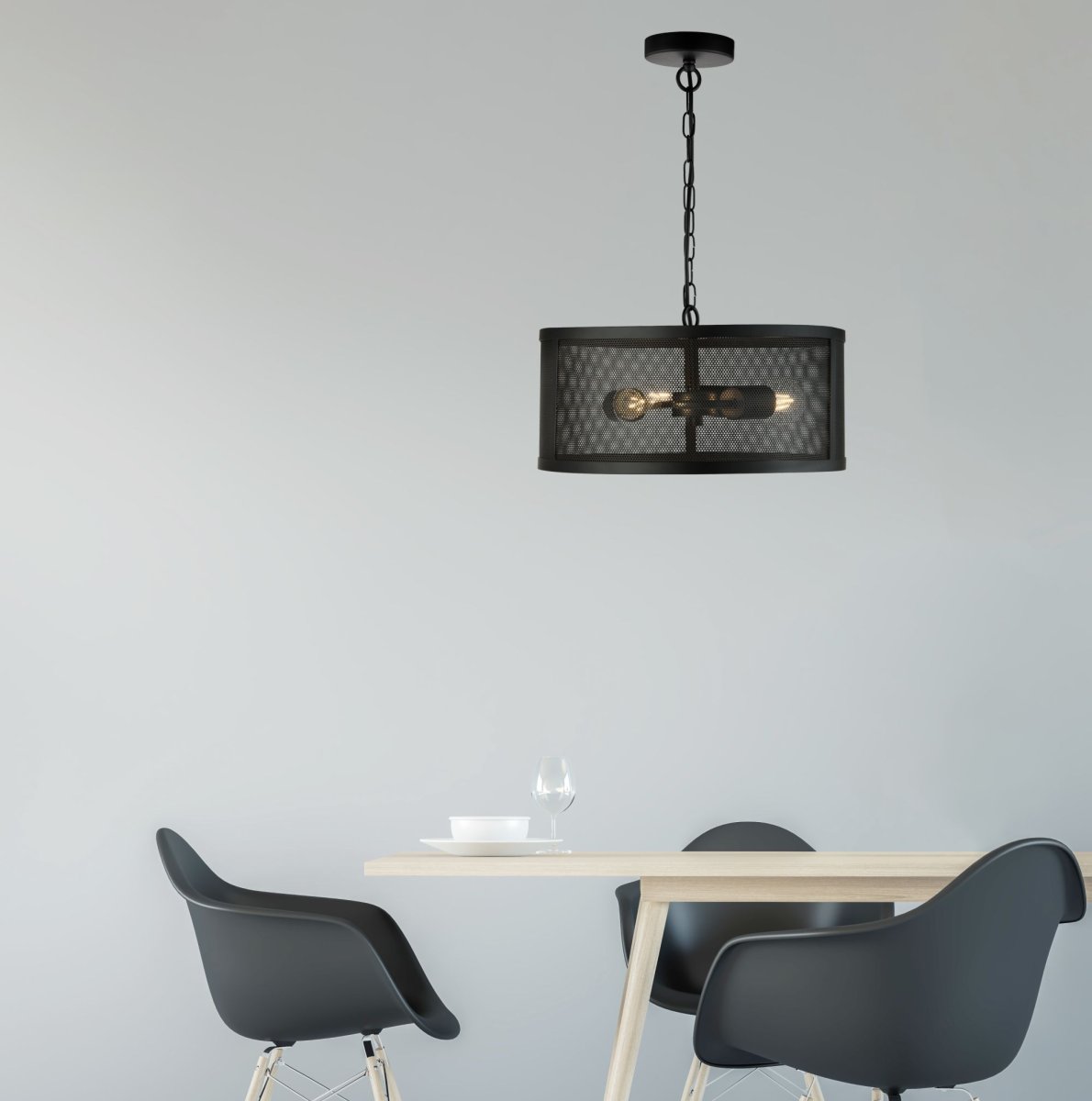 Fishnet Ø45 Matzwart hanglamp Van Searchlight - Deze elegante Fishnet hanglamp in mat goud omsluit een lichtbron in een prachtige, decoratieve zwarte visnetkooi.