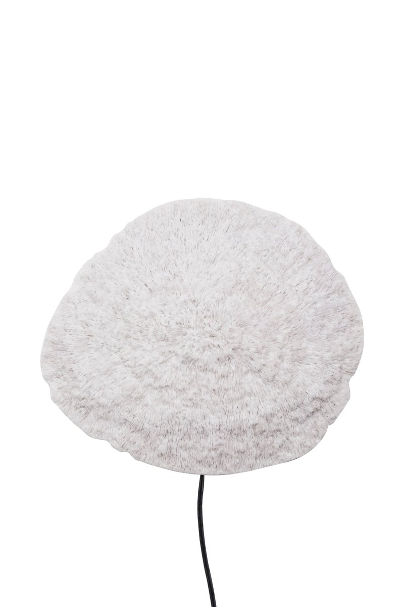 Nemo Wit wandlamp Van Globen Lighting - De lamp is gemaakt van wit polyresin en zandsteen en heeft een 200 cm lang zwart snoer met schakelaar.