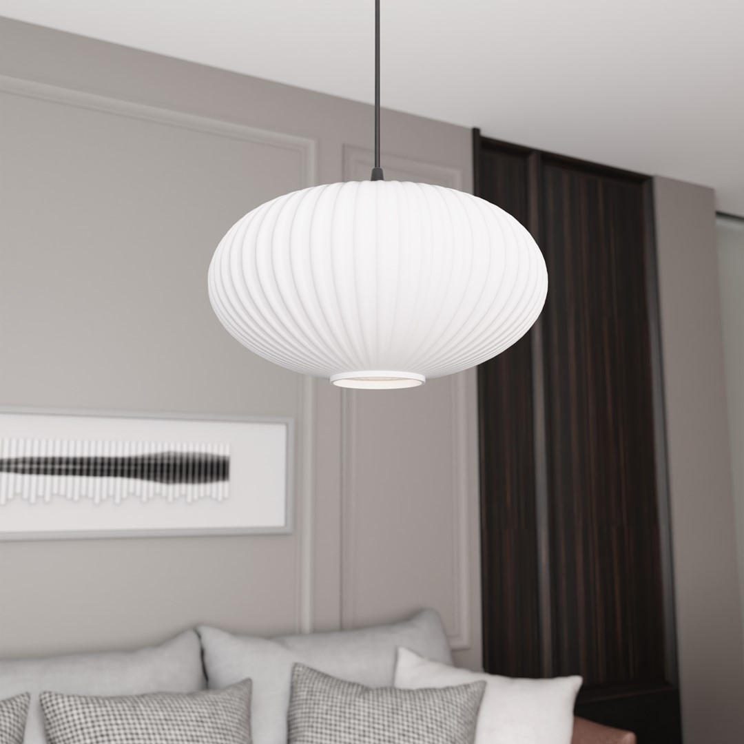 Coco Ø30 Wit hanglamp Van Emibig Lighting - De stijlvolle opaalglazen kap verspreidt een schitteringsvrij licht, waardoor de kamer een lichte en zachte uitstraling krijgt.