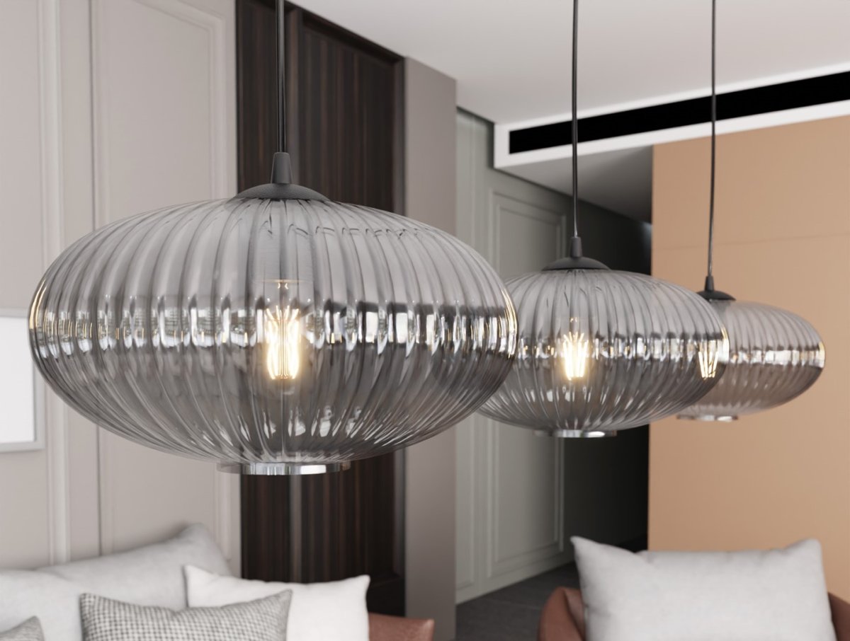 Coco 115cm Rookkleurig hanglamp Van Emibig Lighting - De stijlvolle rookglazen kappen verspreiden een warm licht, waardoor de kamer een lichte en zachte uitstraling krijgt.