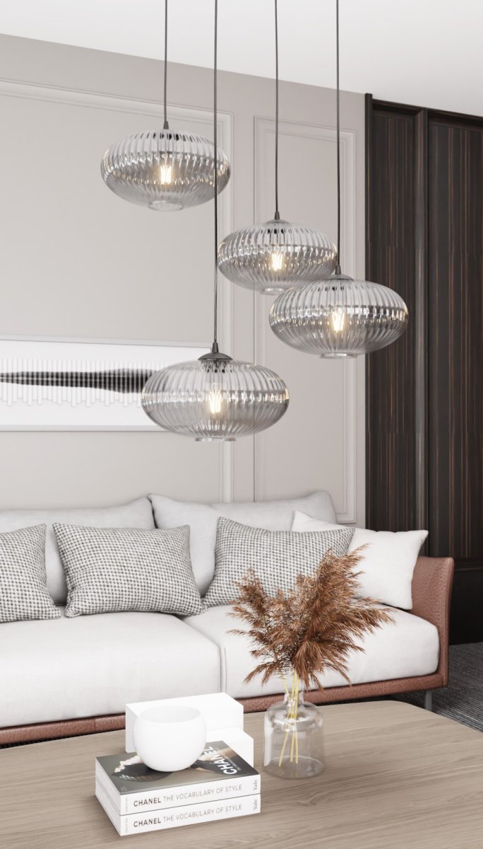 Coco Ø70 Rookkleurig hanglamp Van Emibig Lighting - De stijlvolle rookglazen kappen verspreiden een warm licht, waardoor de kamer een lichte en zachte uitstraling krijgt.