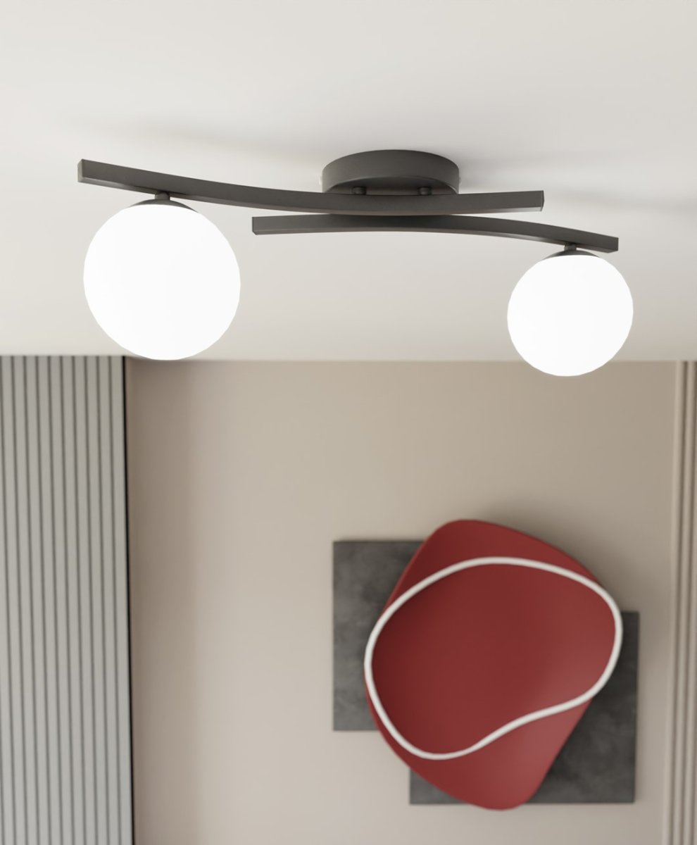 Opus 60cm Wit plafondlamp Van Emibig Lighting - De eenvoudige vorm en de opaal glazen koepels geven de kamer een zachtheid en lichtheid, terwijl de lamp een aangenaam, diffuus licht verspreidt.
