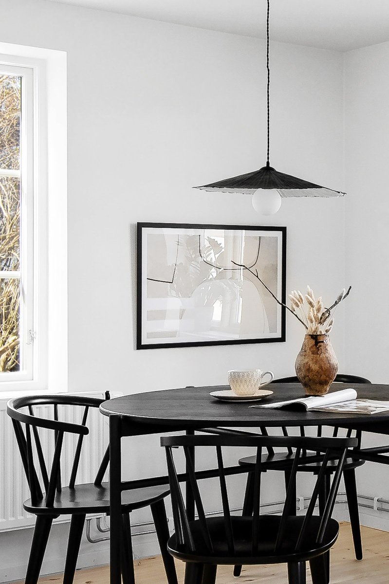 Tropez Ø60 Zwart hanglamp Van Globen Lighting - Deze lamp is handgemaakt van papier, wat betekent dat de vorm kan afwijken van onze productafbeeldingen.