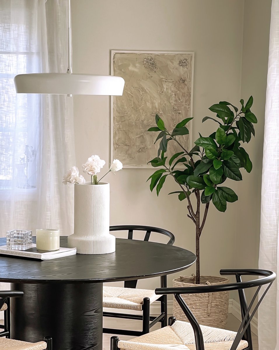 ETA Ø45 Wit hanglamp Van Aneta Lighting - Plafondkap van wit kunststof voor haakophanging met aansluitblok, lampstekker kan worden gemonteerd.