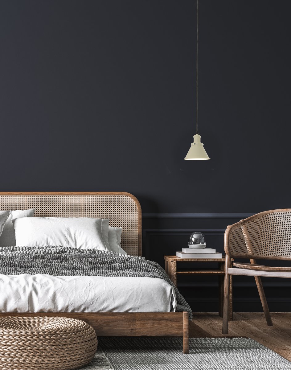 Paris Ø15 Beige raamlamp Van Aneta Lighting - De Paris raamlamp is uitgevoerd in een hoogglans zandkleur.